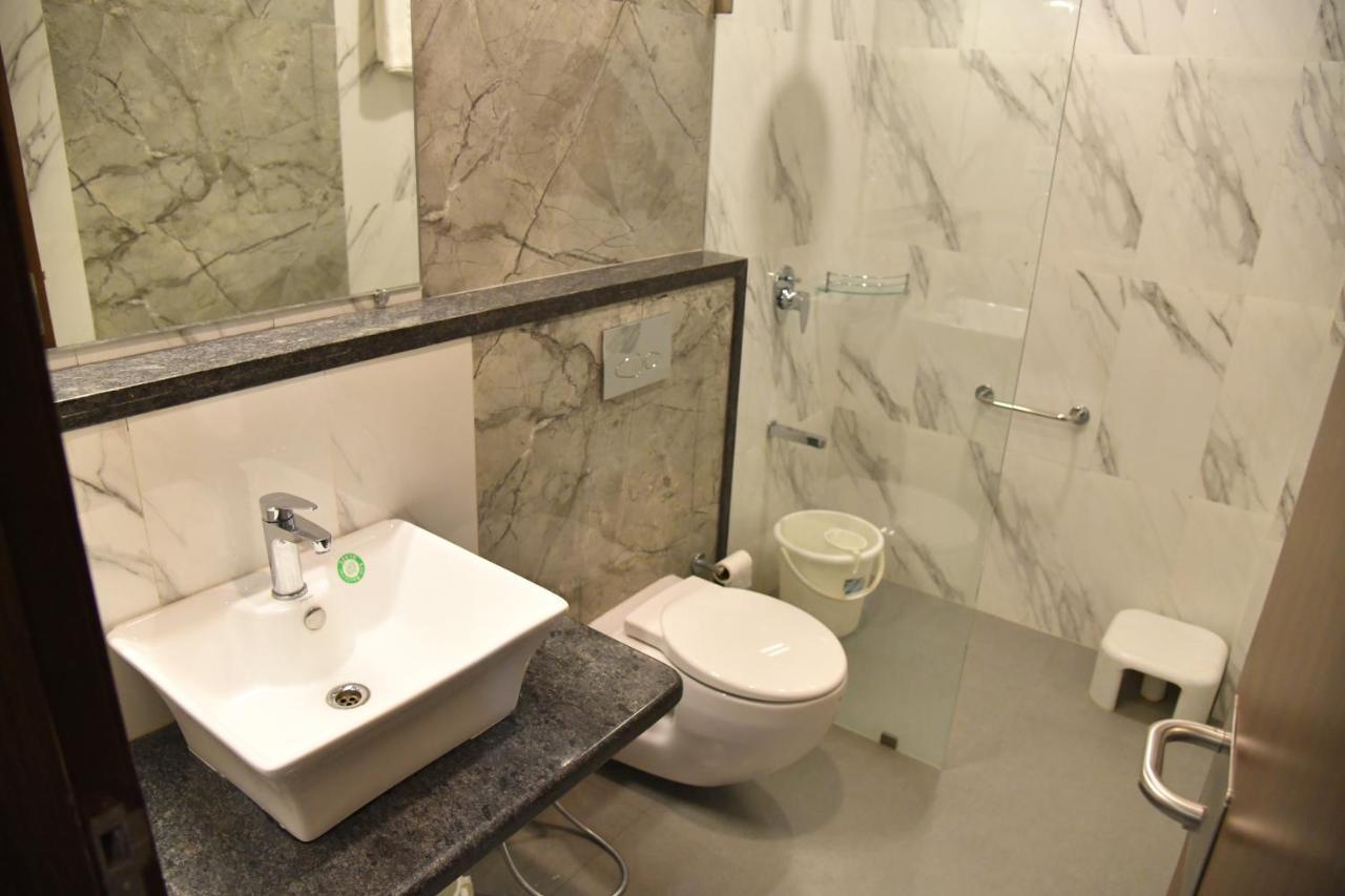 Hotel Prince Residency Bhuj Exteriör bild