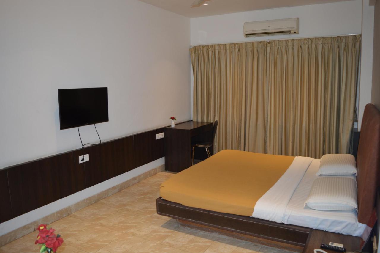 Hotel Prince Residency Bhuj Exteriör bild
