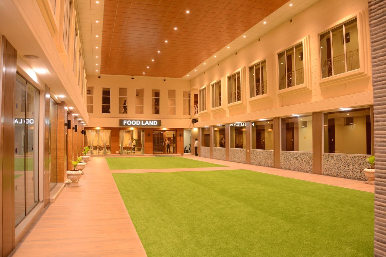 Hotel Prince Residency Bhuj Exteriör bild