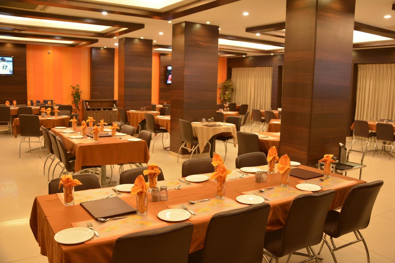 Hotel Prince Residency Bhuj Exteriör bild
